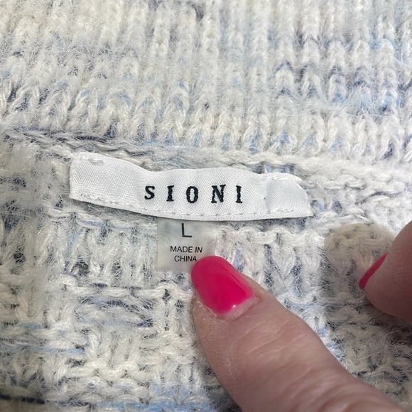 Sioni size Large button up long sleeve sweater white blue fuzzy pear buttons - Picture 9 of 11